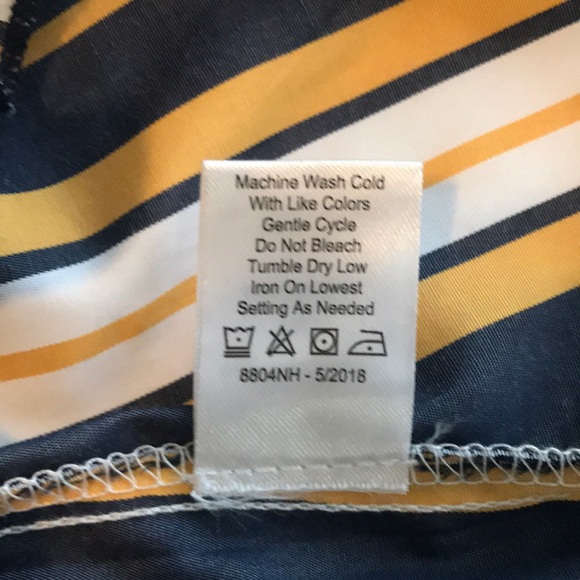 Off-shoulder top with ribbon straps. - Picture 4 of 5